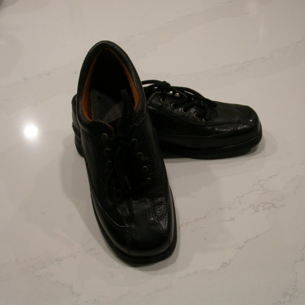 Black Naturalizer DEMETRI Leather Walking Shoes